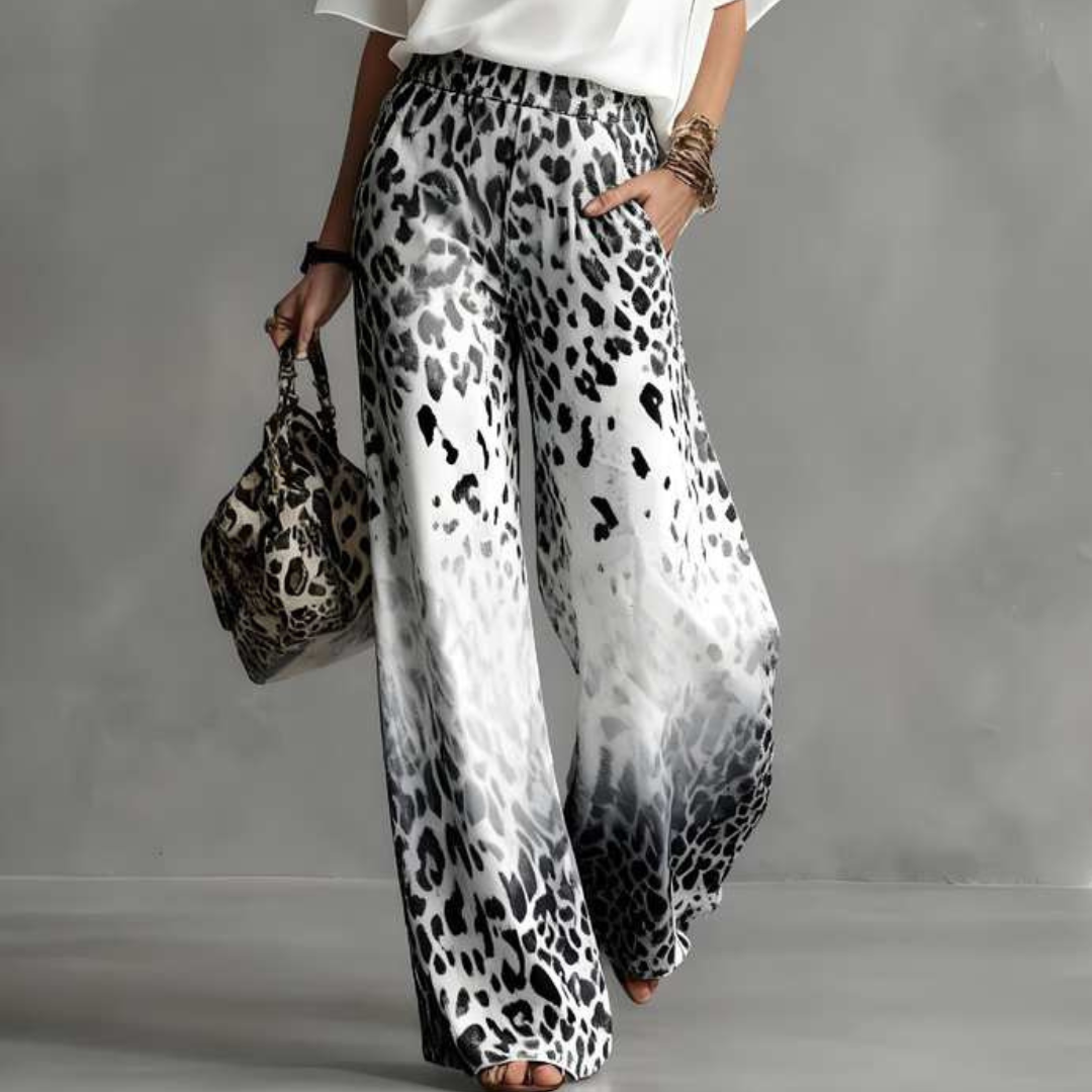 Fiorella | Conjunto Blusa Blanca y Pantalón Animal Print