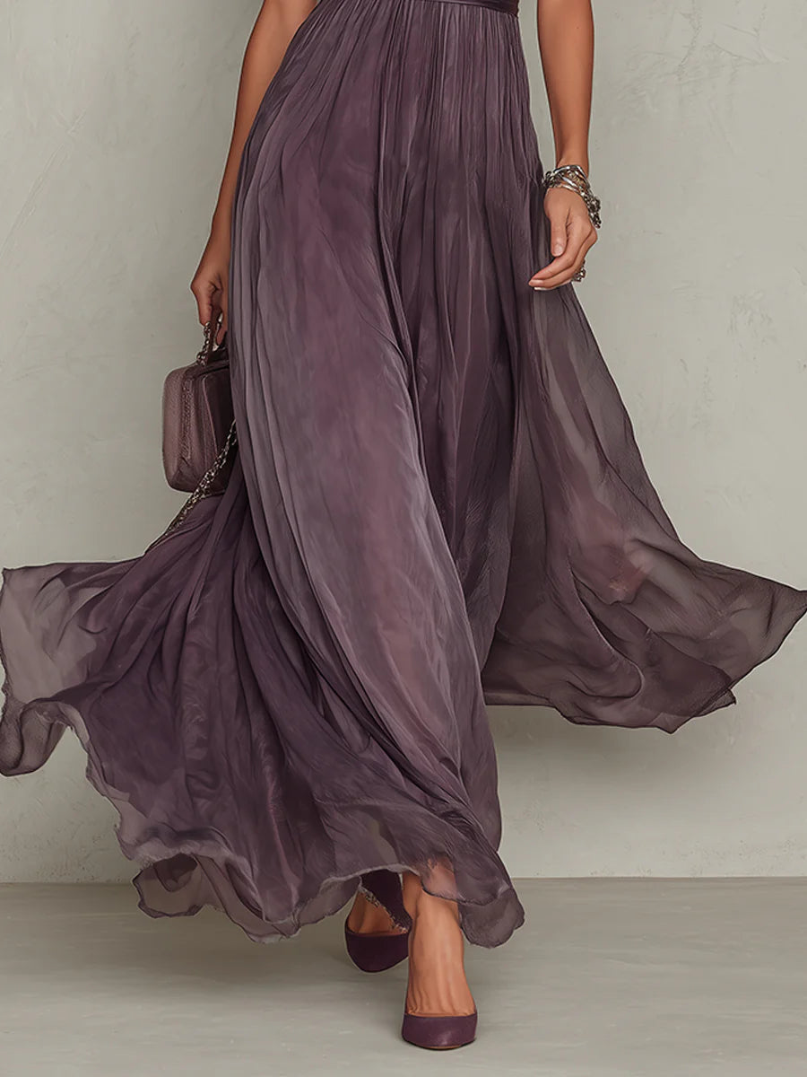 Flavia | Vestido largo violeta con escote de gota, ribete de encaje de gasa