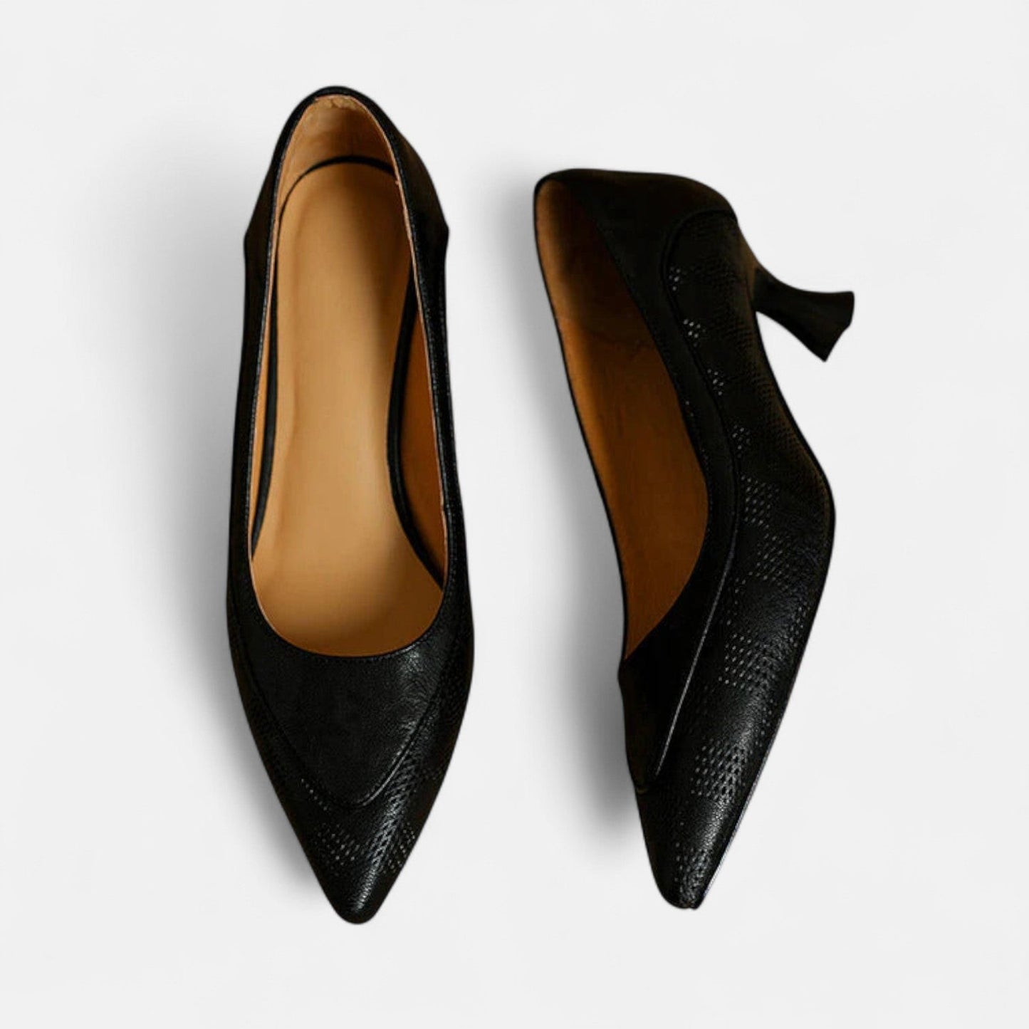 Amara | Zapatos de Tacón en Piel Auténtica con Textura Grabada y Tacón Kitten