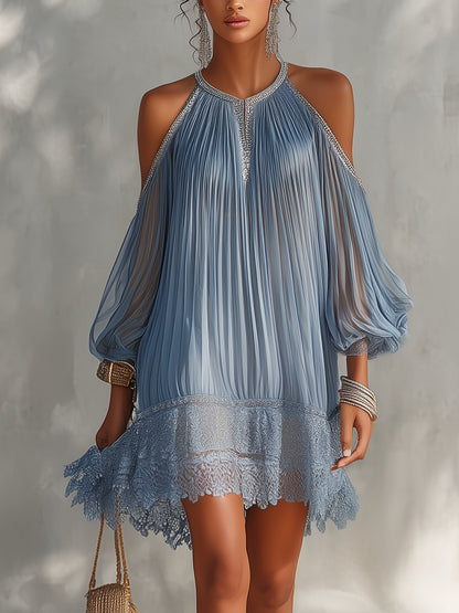 Cinzia | Vestido mini azul de hombros descubiertos con fruncidos y bajo de encaje