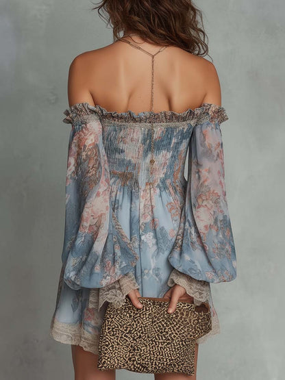 Assunta | Vestido mini de gasa fruncida con escote de hombros descubiertos y motivo floral romántico