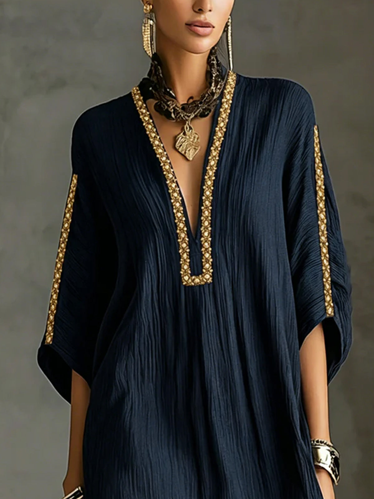 Mirella | Vestido corto azul con escote en V profundo