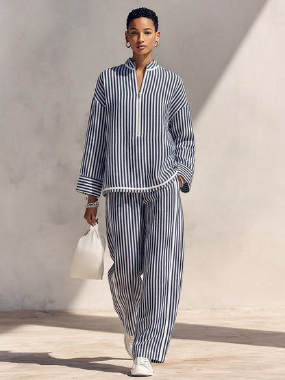 Conjunto de Mujer en Lino Azul Claro con Cuello Alto, Media Cremallera, Top Oversize y Pantalón de Pierna Ancha