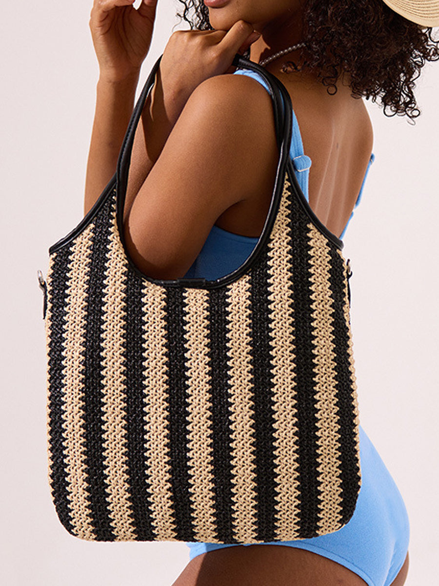Bolso de Hombro en Paja Tejida con Rayas Contrastantes