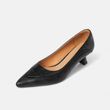 Amara | Zapatos de Tacón en Piel Auténtica con Textura Grabada y Tacón Kitten