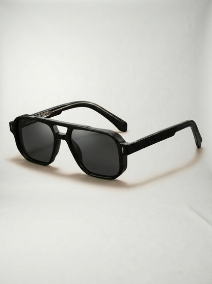 Vector | Gafas de Sol de Corte Audaz con Lentes Blackout
