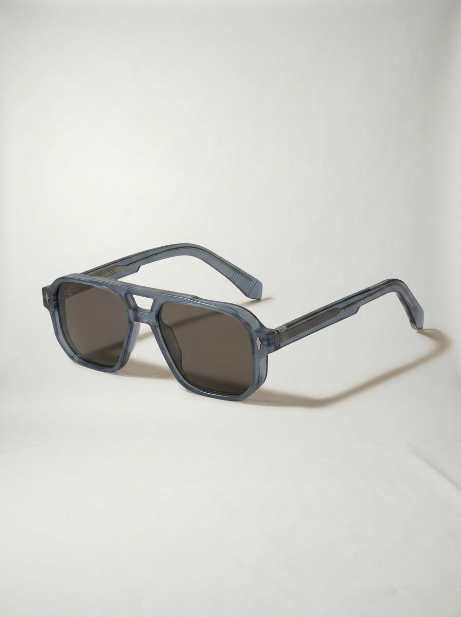 Vector | Gafas de Sol de Corte Audaz con Lentes Blackout