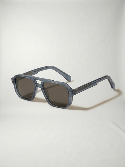 Vector | Gafas de Sol de Corte Audaz con Lentes Blackout