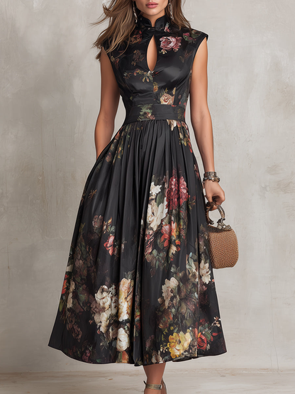 Violetta | Vestido midi negro de satén plisado con motivo floral y escote de gota