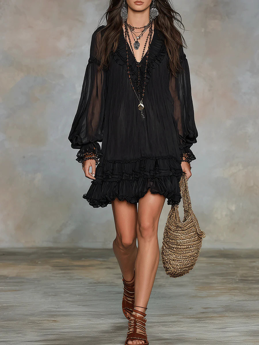 Dalia | Vestido corto negro de gasa con escote en V, mangas de farol y volantes