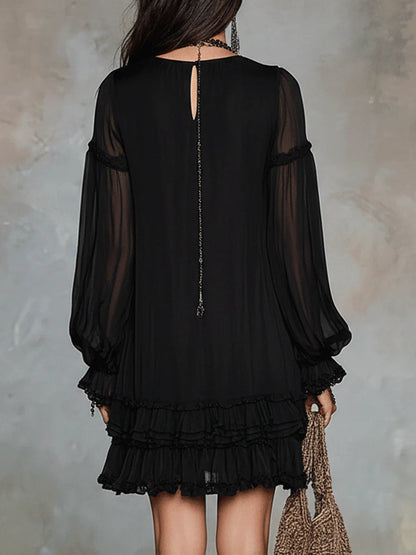 Dalia | Vestido corto negro de gasa con escote en V, mangas de farol y volantes