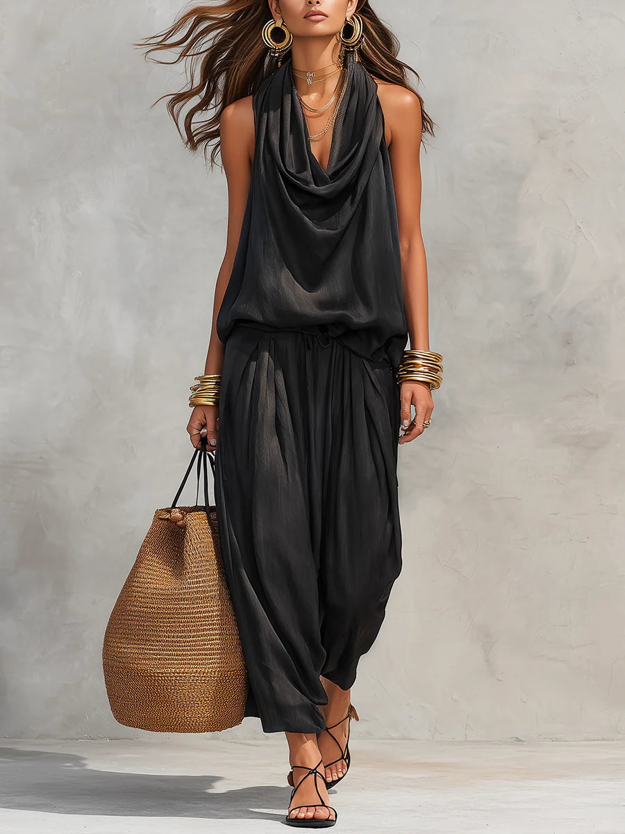 Conjunto Top Sin Mangas con Cuello Halter y Pantalón Plisado