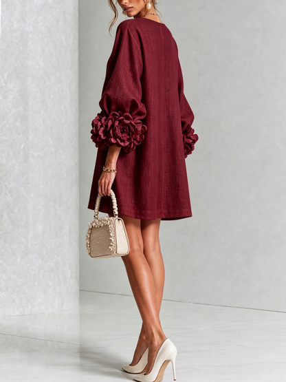 Vestido Mini Burdeos con Botones de Flores y Mangas Florales Extravagantes