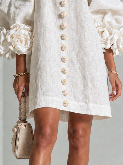 Chiara | Vestido Mini de Lino con Puños de Rosas, Blanco Marfil