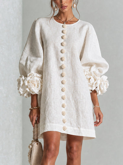 Chiara | Vestido Mini de Lino con Puños de Rosas, Blanco Marfil