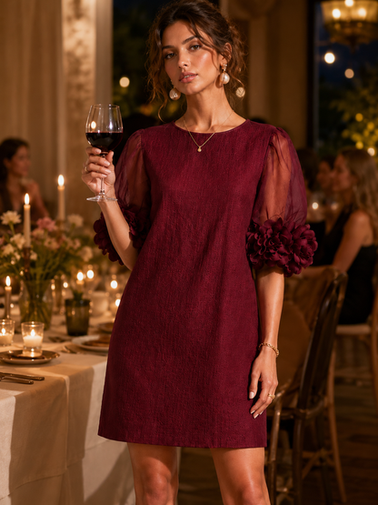 Vestido Mini de Organza Burdeos con Mangas Globo y Cuello Floral