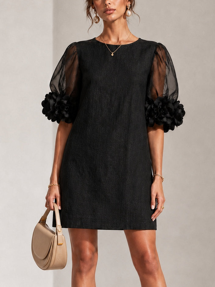 Vestido Mini de Organza Negra con Mangas Globo y Puños Florales Extraordinarios