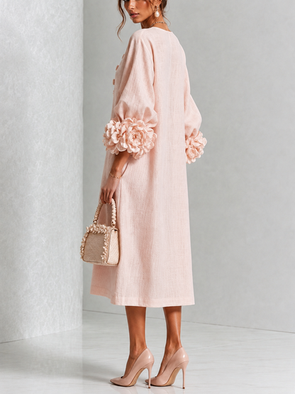Vestido Midi Rosa con Botones de Flores y Mangas Florales Extravagantes