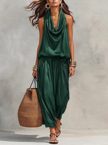 Conjunto Top Sin Mangas con Cuello Halter y Pantalón Plisado