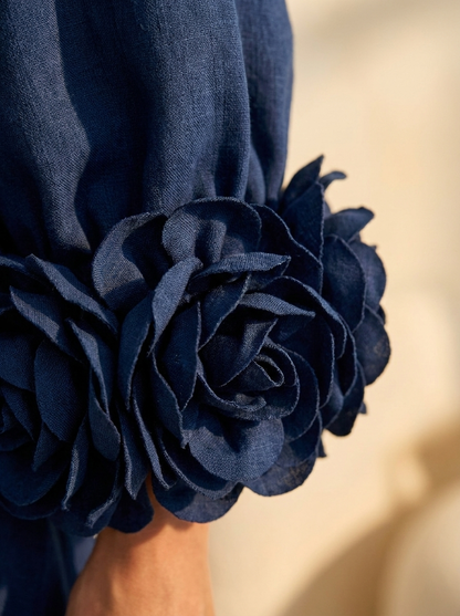 Marina | Vestido Mini de Lino con Puños de Rosas, Azul Marino