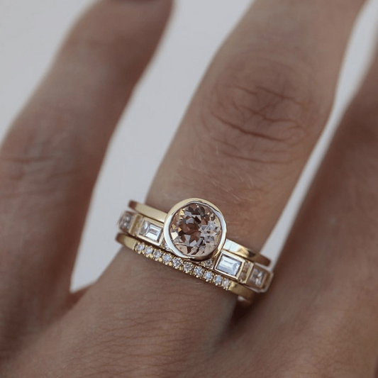 Esperanza | Juego de Anillos de Oro con Incrustaciones de Cristal